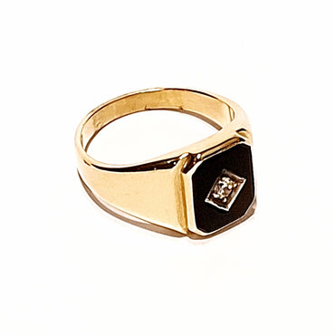 9ct Yellow Gold Onyx & Cubic Zirconia Ring
