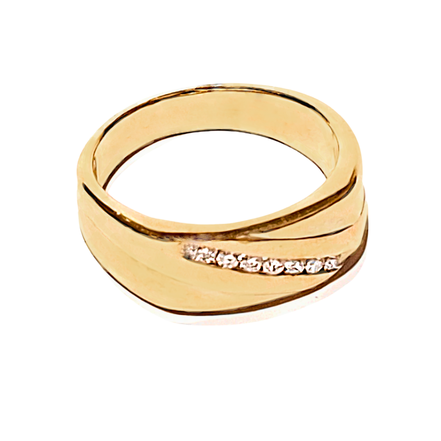 men's yellow gold ring with diamonds