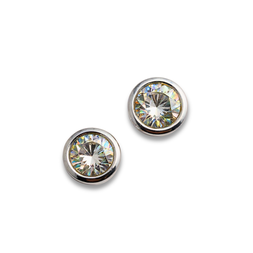 pair of diamond stud earrings in white gold | LONDON LOANS