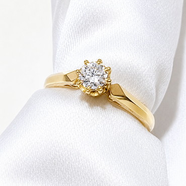 antique diamond ring in yellow gold | LONDON LOANS