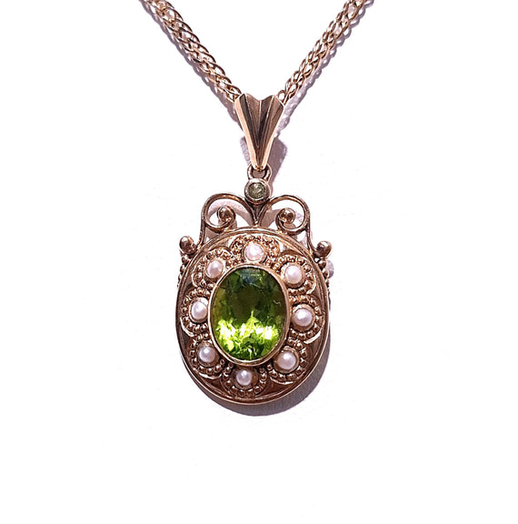 9ct Gold Peridot & Pearl Pendant
