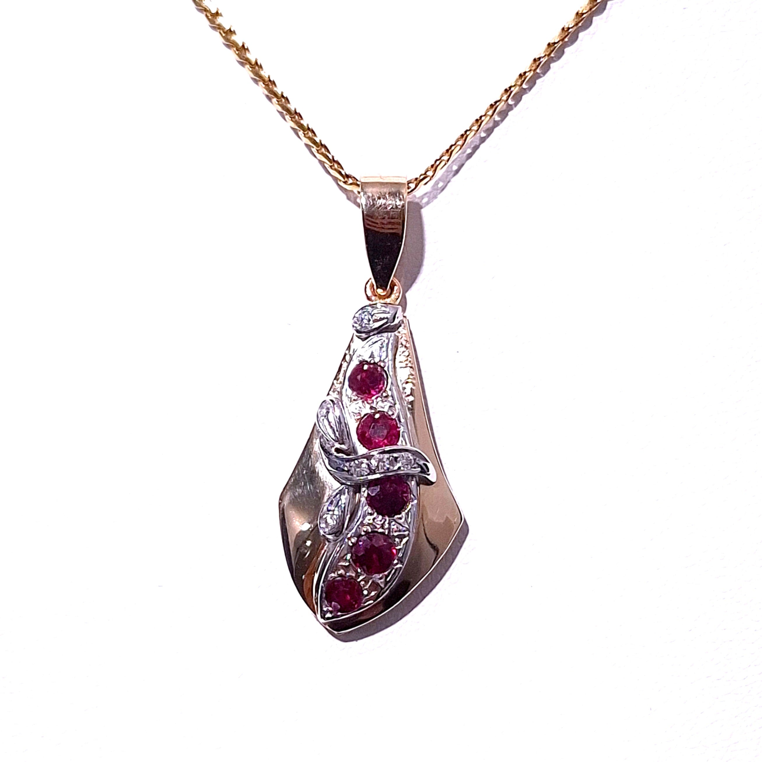 18ct Gold Ruby & Diamond Pendant