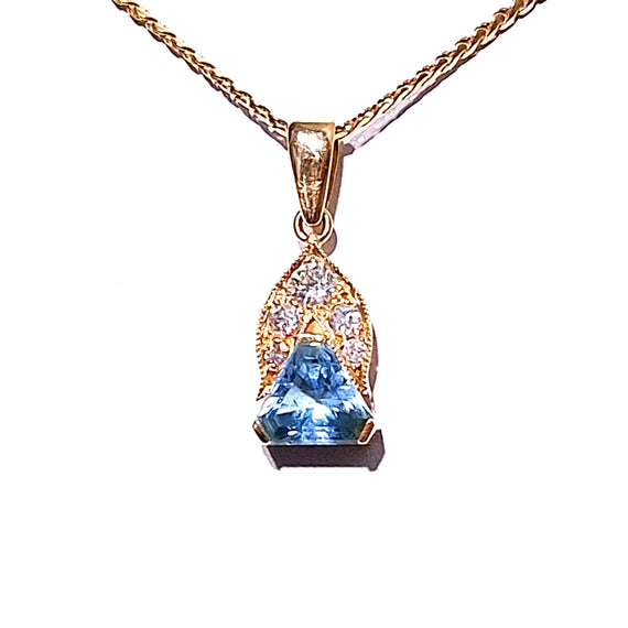 18ct Yellow Gold Aquamarine & Diamond Pendant
