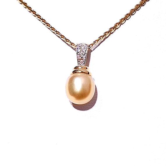 14ct Gold Pearl & Diamond Pendant