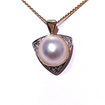 14ct Gold Mabe Pearl and Diamond Pendant