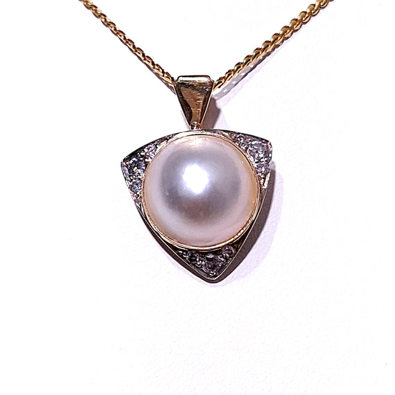 14ct Gold Mabe Pearl and Diamond Pendant