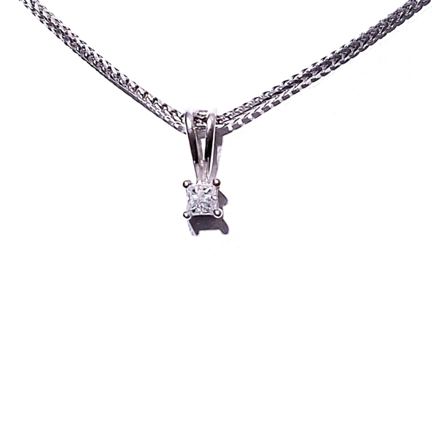 18ct White Gold Diamond Pendant