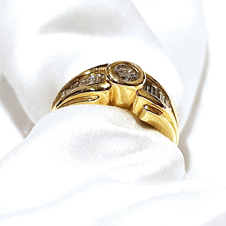 18ct Yellow Gold 0.90ct Diamond Ladies Cluster Ring