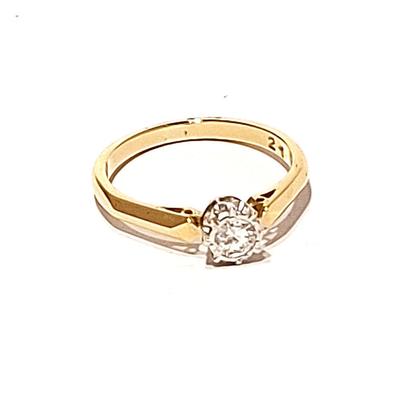 18ct Yellow Gold Antique VS Diamond Ring