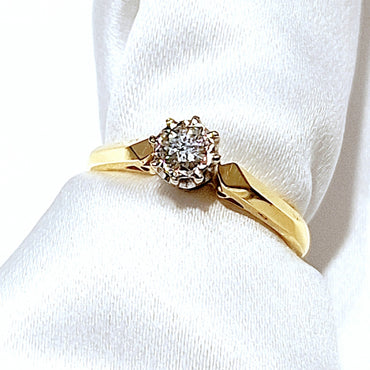 18ct Yellow Gold Antique VS Diamond Ring
