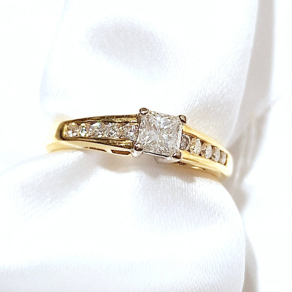 18ct Yellow Gold 0.65ct Princess Cut Diamond Ring