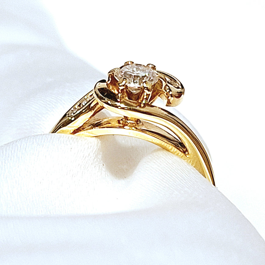 18ct Yellow Gold Spiral 0.42ct Diamond Cluster Ring