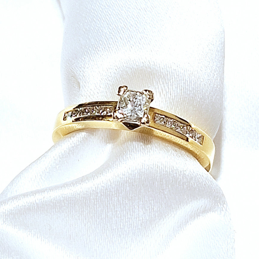 18ct Yellow Gold 0.50ct Princess Cut Diamond Engagement Ring