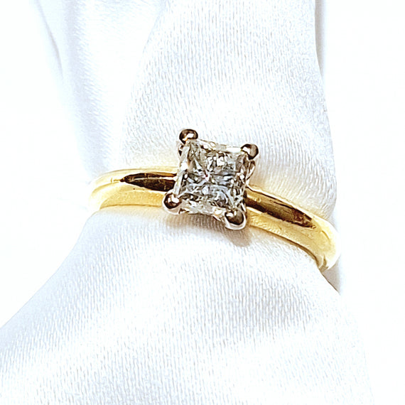 18ct Yellow Gold 0.84ct Princess Cut Diamond Solitaire Ring