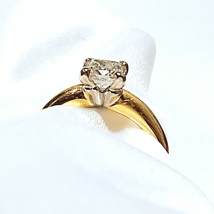 18ct Yellow Gold 0.84ct Princess Cut Diamond Solitaire Ring