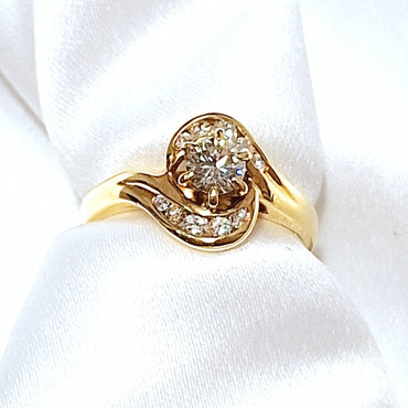 18ct Yellow Gold Spiral 0.50ct VS Diamond Cluster Ring
