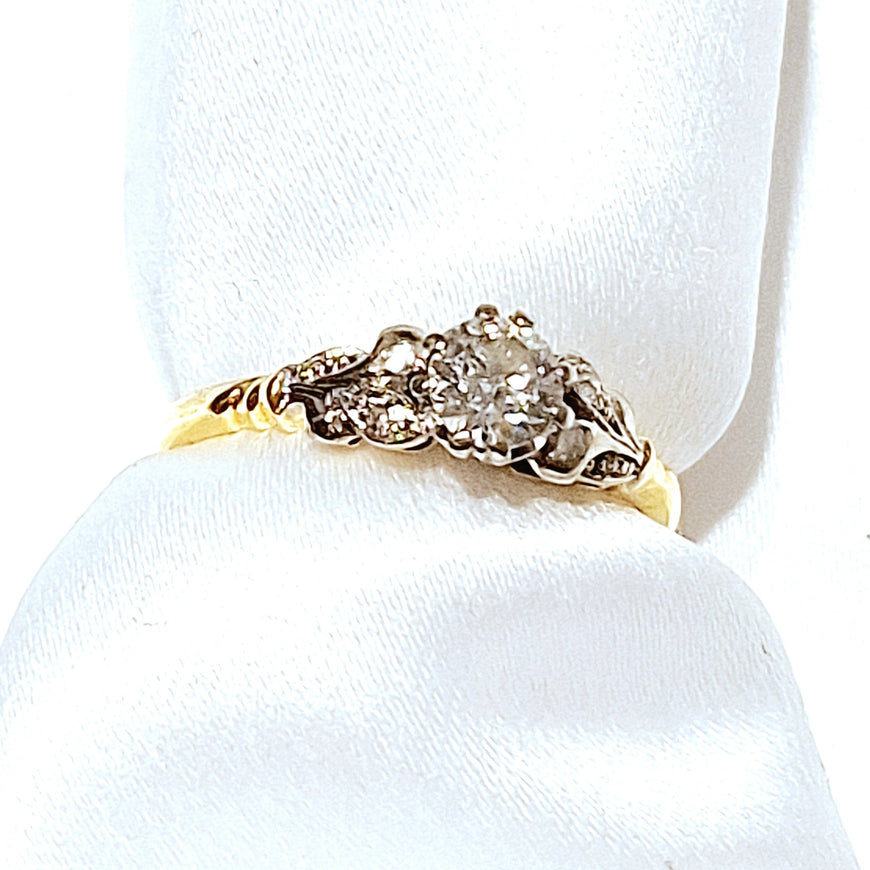 18ct Yellow & White Gold Antique 0.40ct Diamond Ring