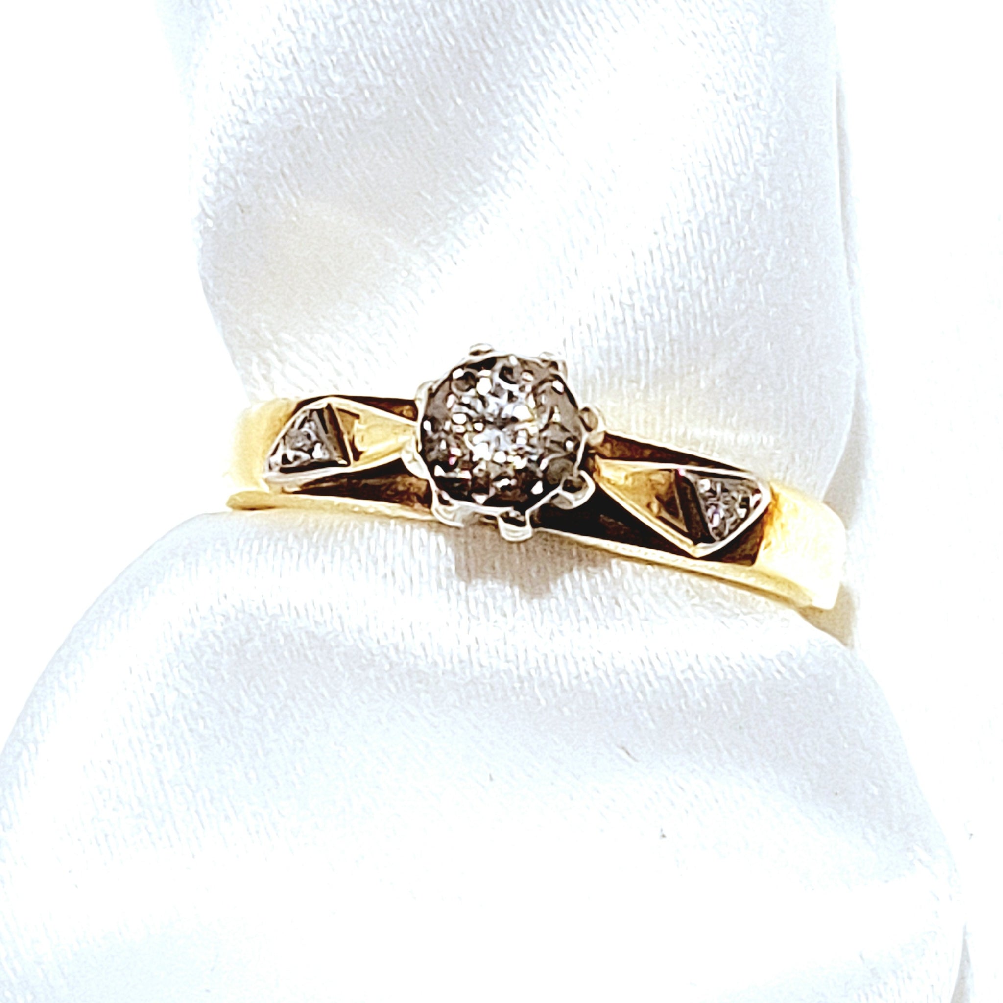 18ct Yellow Gold Antique 0.17ct Diamond Ring