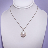 18ct White Gold South Sea Pearl Necklace