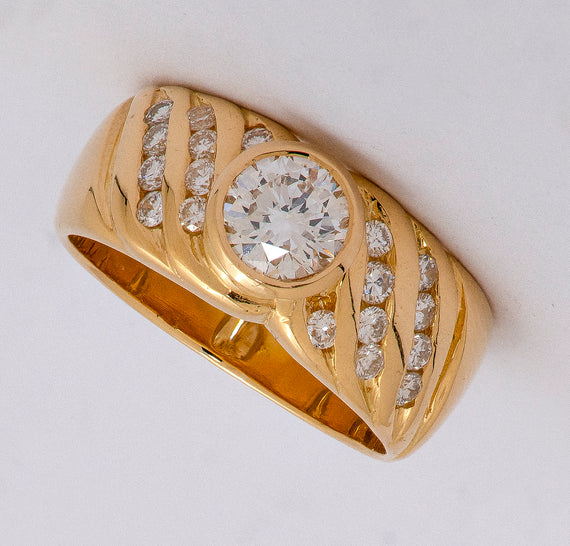 1.06ct Diamond Handmade Cluster Ring in 18ct Yellow Gold