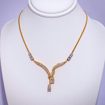 2.96ct Diamond Necklet in 18ct Yellow Gold