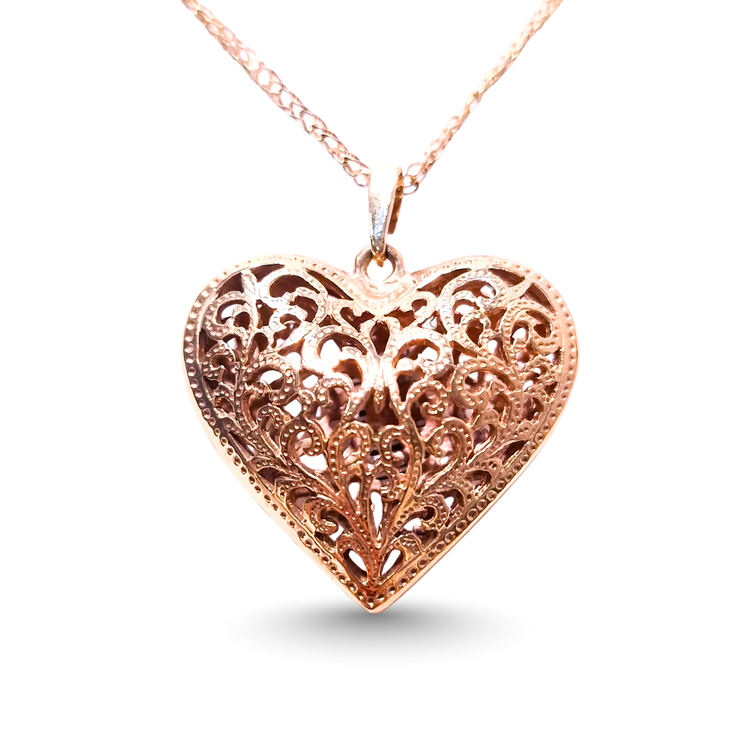 yellow gold heart-shaped pendant | LONDON LOANS